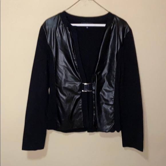 Jones of New York Signature buckle front jacket - Picture 2 of 10